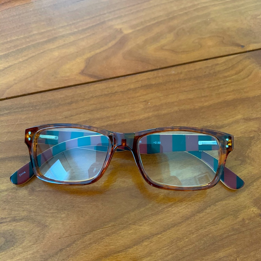 Designer +2.50 Readers by icu eyewear—like new!